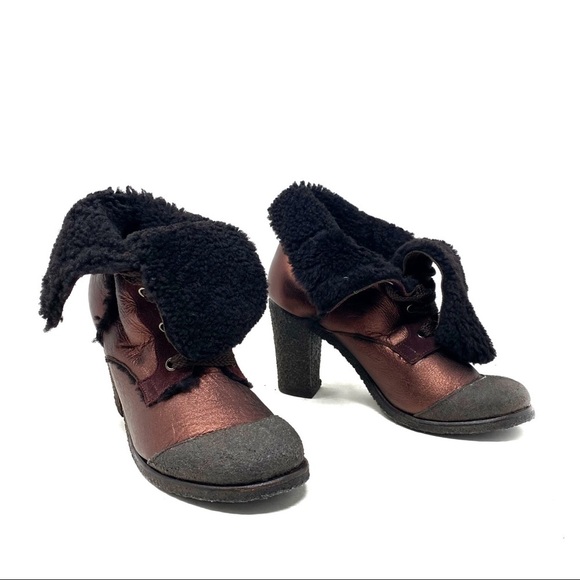 FENDI Vintage Metallic Leather Shearling Boots - Picture 5 of 8